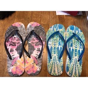 American Eagle flip flops